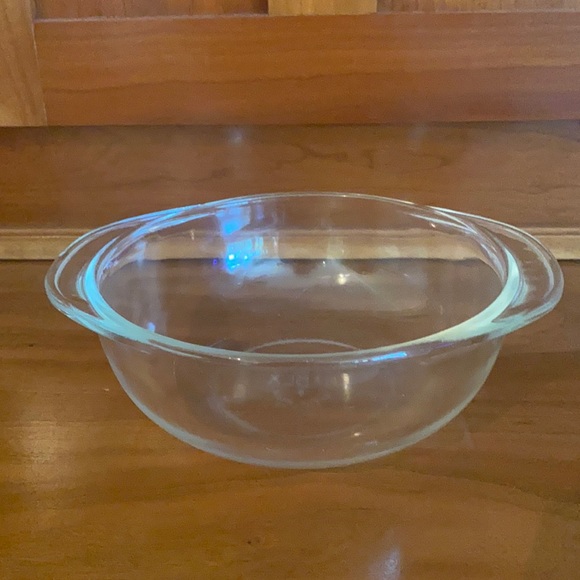 Vintage Pyrex mixing bowl - Picture 1 of 3